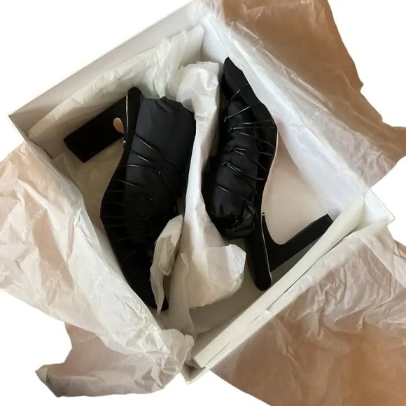 Good American Heels Black Sandals Caged Neoprene NIB Size 8.5 - Picture 11 of 12